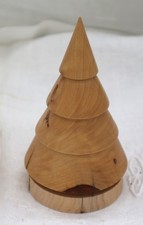 Sapin de Noel artisanal  en bois (Thuya)  13 cm de hauteur