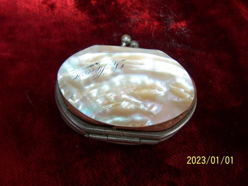 Ancien petit porte monnaie - , en