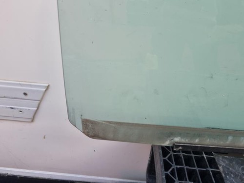 Vitre avant gauche renault - gauche,