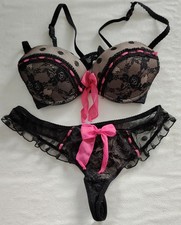 Ensemble Soutien-gorge push-up, rembourré  90 A et String 36, Marque UNDIZ-NEUF