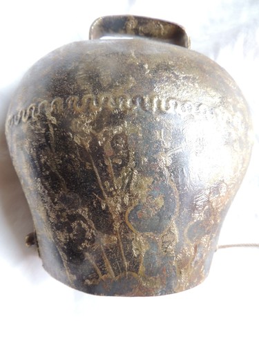 Ancienne tres grosse cloche - tres,