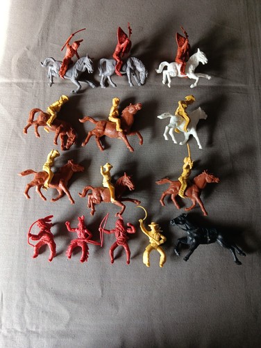Lot petites figurines - lot,