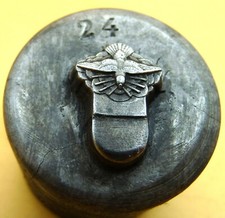 Ancienne matrice/poinçon outil ( A2496) 152g  Colombe