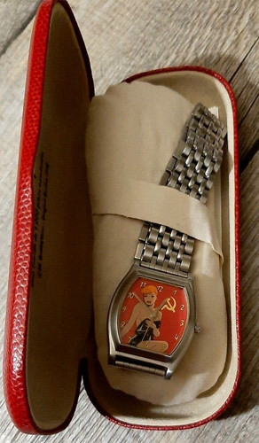 Berthet montre pin up - pin,