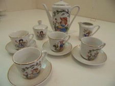 Dinette en faience - poupée