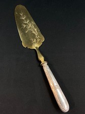 Pelle à tarte de style Louis