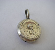 XIXe ancien pendentif BOLA boule de grossesse angelot chérubin en argent massif