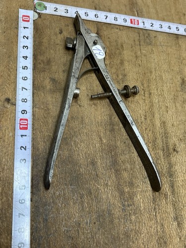 Outil ancien peugeot frères - outil,