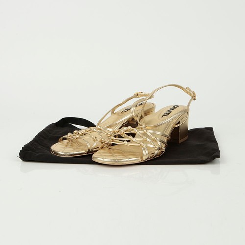 Chanel sandales sangle avec - à,