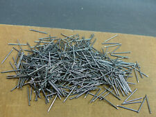 Lot petites pointes clous
