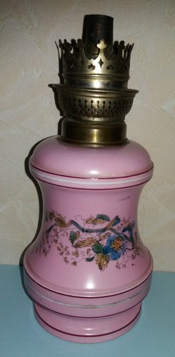 Ancienne lampe pétrole en - à,