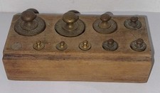 BOITE DE POIDS EN LAITON ANCIENS