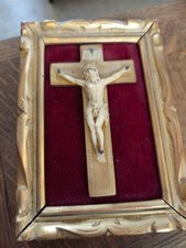 crucifix encadre en os sur