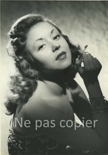 FEMME à la CIGARETTE vers 1940 tirage d'époque 17 x 11 cm
