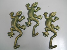 3 Cast Iron LIZARD Towel