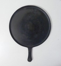 ancienne crêpière galetière en fonte art populaire Bretagne Cousances 27cm