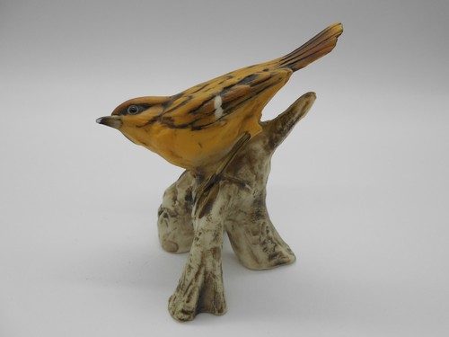 Figurine en biscuit - ,