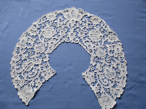 Col ancien dentelle à - dentelle,