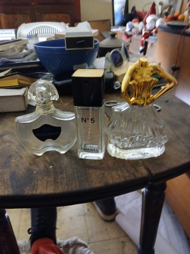 Bouteilles parfums vides - parfums,