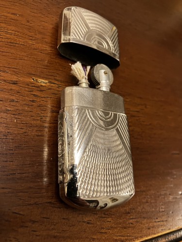 Ancien briquet a - ancien, en