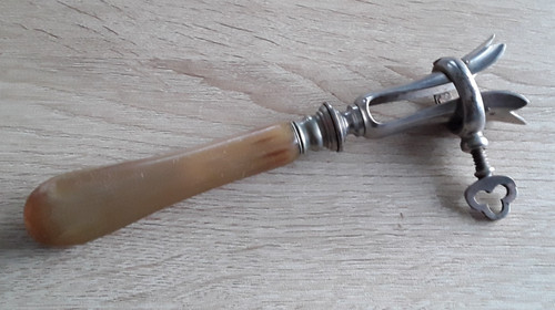 Très jolie pince gigot - très,