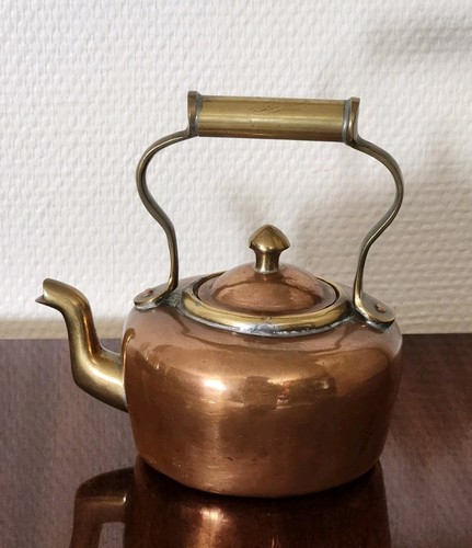 Ancienne petite bouilloire - ancienne,