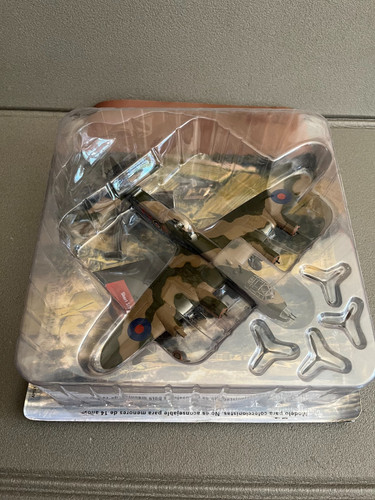 Avion miniature militaire - miniature,