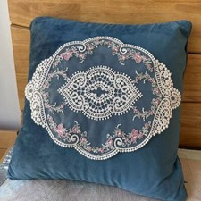 Housse de table en dentelle