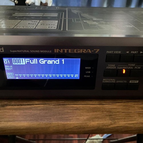 Roland integra synthesizer - roland,