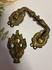 Anciens ornements de meuble en