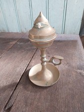 Ancienne lampe à huile en