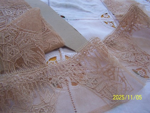 Belle dentelle ancienne - ,, beige