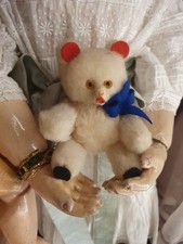 Ancien OURS miniature  dans un PANIER en osier, jouet de POUPÉE Ancienne