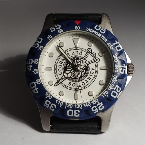 Montre design sport pile - montre,