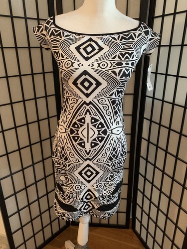 Nwt pateau blk white short - nwt, la