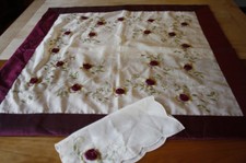 Foulard étole et pochette fleurs en relief roses bordeaux en voile écharpe châle