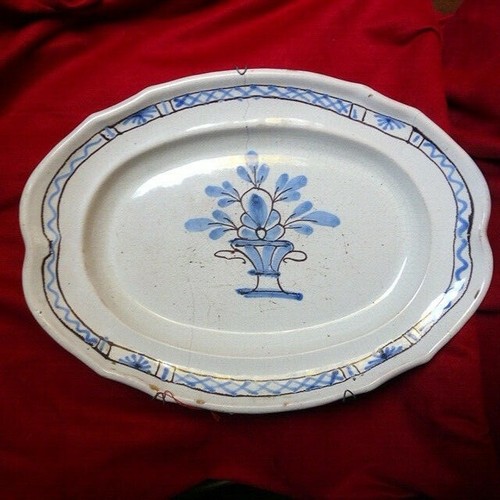 Grand plat cul noir faïence - , (
