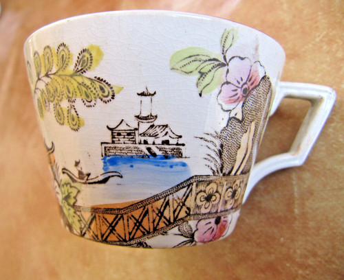 Très ancien tasse faïence - très,