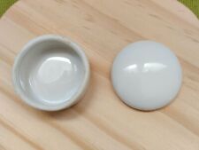 Boite ronde en porcelaine de