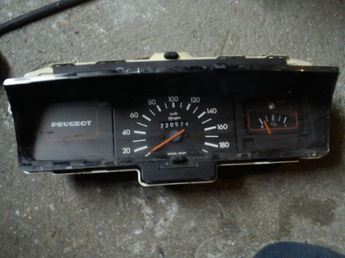 Compteur peugeot 205 pre - compteur,