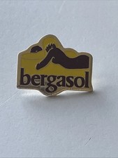 Pin’s  BERGASOL BRONZAGE PIN UP SEXY Signé IMI Paris