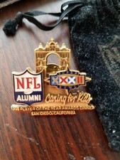 NFL Alumni Super Bowl 32 1998 Player Of The Year Awards Dinner /500 Pin