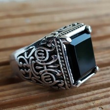Bague Chevalière Classique Homme avec Pierre Noire Très Belle Finition