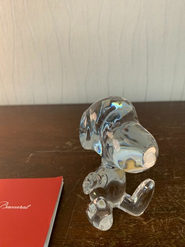 Snoopy assis cristal - en,