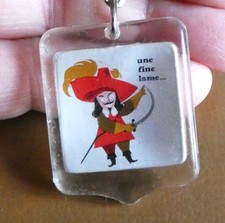 Ancien porte clé Mousquetaire Epée Lame Couteau Coutelier Rouen Années 60.