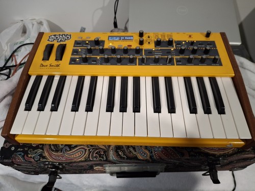 Dave smith instruments mopho - dave,