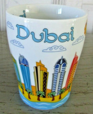 Mug en céramique Dubaï Dubai à décor de plage, gratte-ciel et chameau au fond