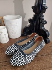 DAMART : PAIRE DE CHAUSSURES TRÉSSÉES CUIR  MARINE BLANC BALLERINE MADE IN SPAIN