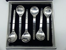 6 CUILLERES PELLE A SEL EPICES DINANDERIE MARTELE 1970 ARGENT MASSIF + COFFRET