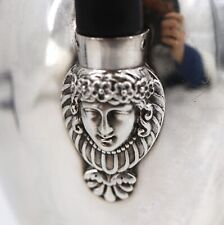 Belle verseuse en argent massif Vieillard, mascaron, tête de chameau et bélier.